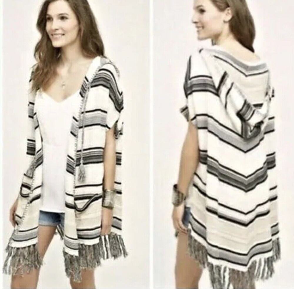 Anthropologie Moth Knit Poncho Striped Calexico Southwestern Fringe Size XS/S